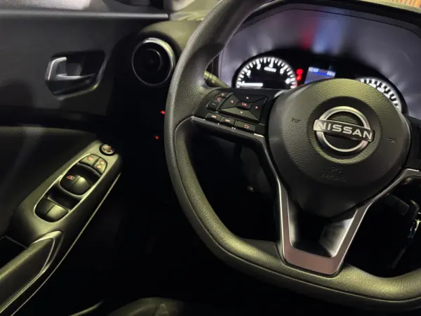 Nissan Juke 1.0 DIG-T N-Connecta NAV. 17