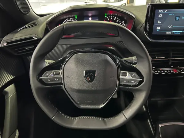 Peugeot 2008 1.2 PureTech Style 13
