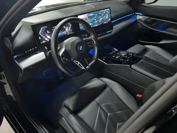 BMW 530 e Pack Desportivo M 25