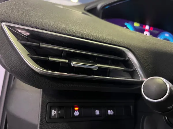 Peugeot 3008 1.6 Hybrid GT e-EAT8 27