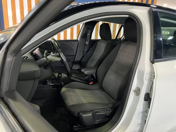 Opel Corsa 1.2 Business Edition 10