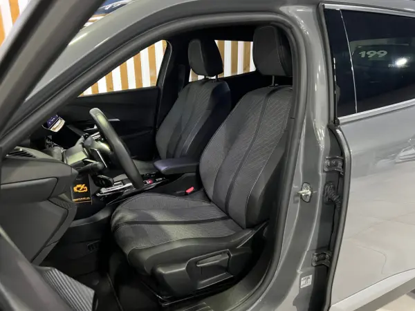 Peugeot e-2008 54 kWh Allure 12