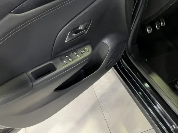 Opel Corsa 1.2 T GS 27
