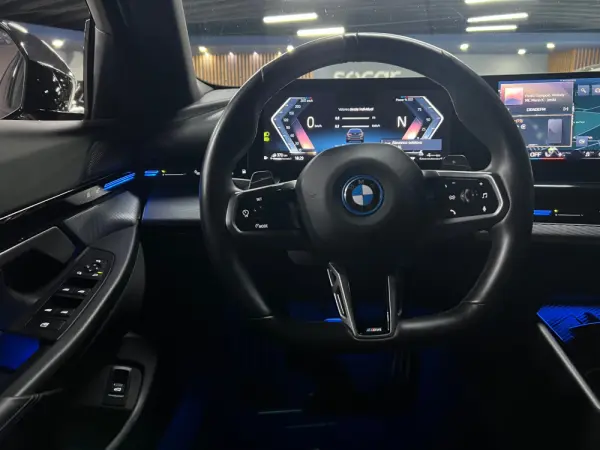 BMW 530 e Pack Desportivo M 21