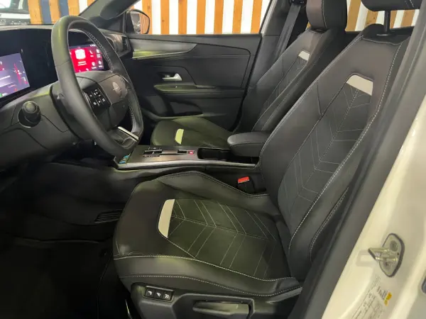 Opel Mokka 1.2 Hybrid GS eDCT 15