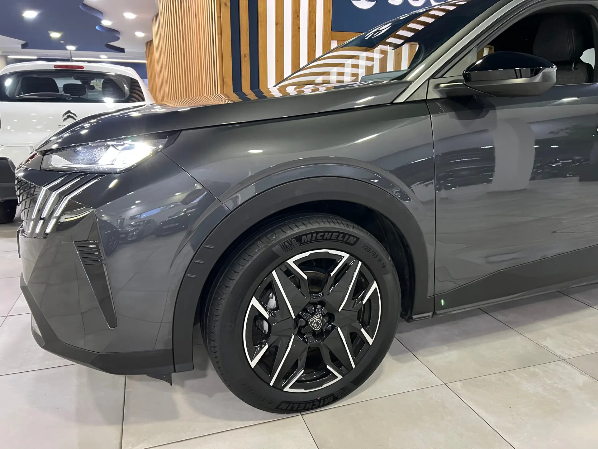 Peugeot 3008 1.2 Hybrid Allure e-DCS6 7