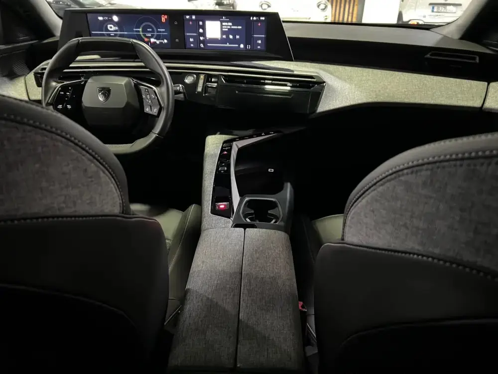 Peugeot 3008 1.2 Hybrid Allure e-DCS6 15