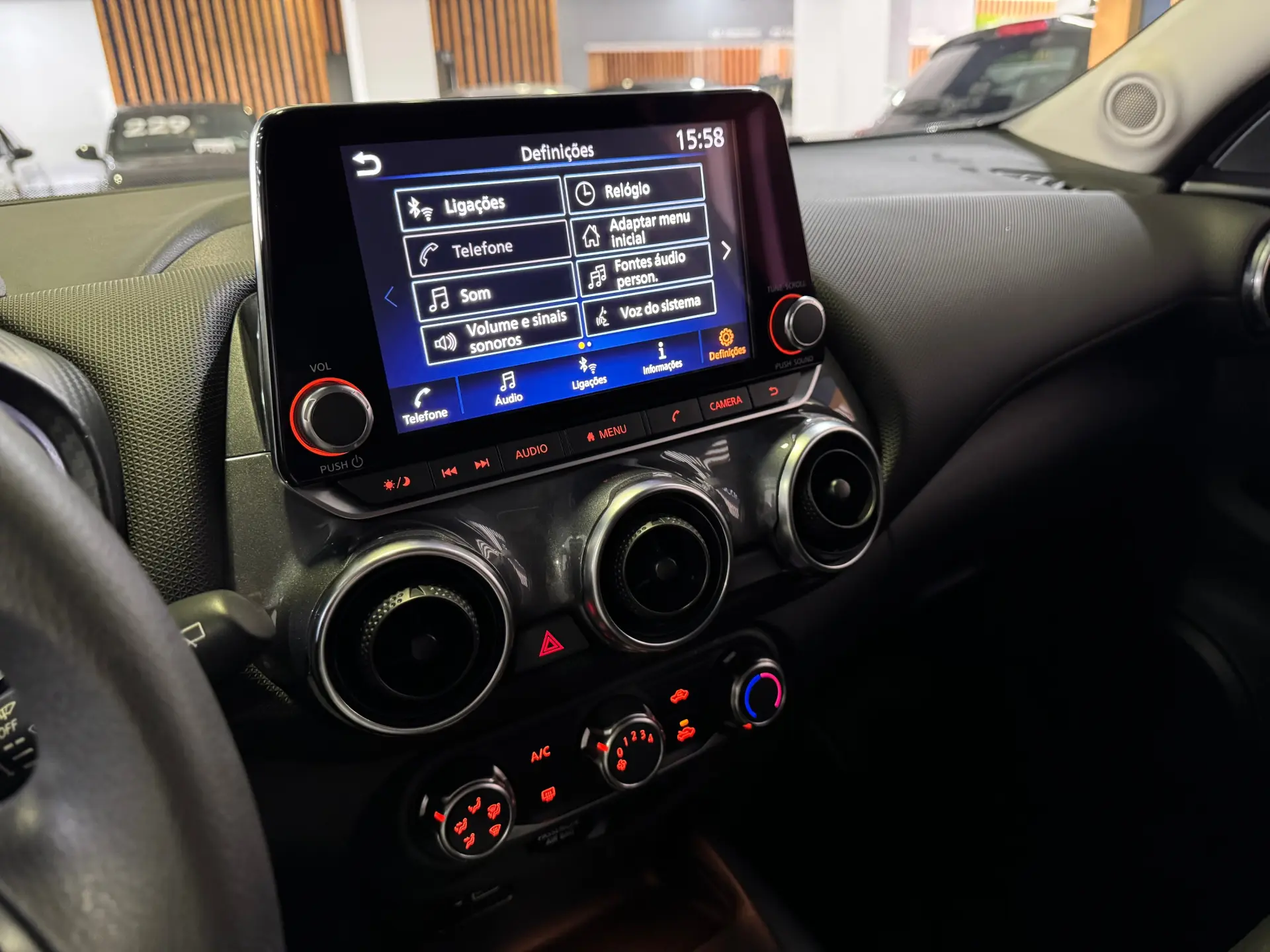 Nissan Juke 1.0 DIG-T N-Connecta NAV. 21