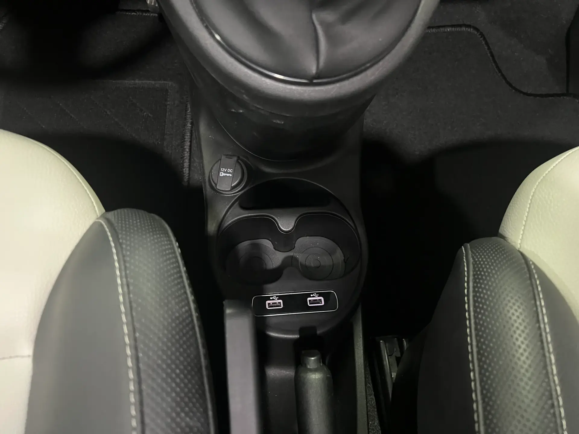 Fiat 500C 1.0 Hybrid Dolcevita 23