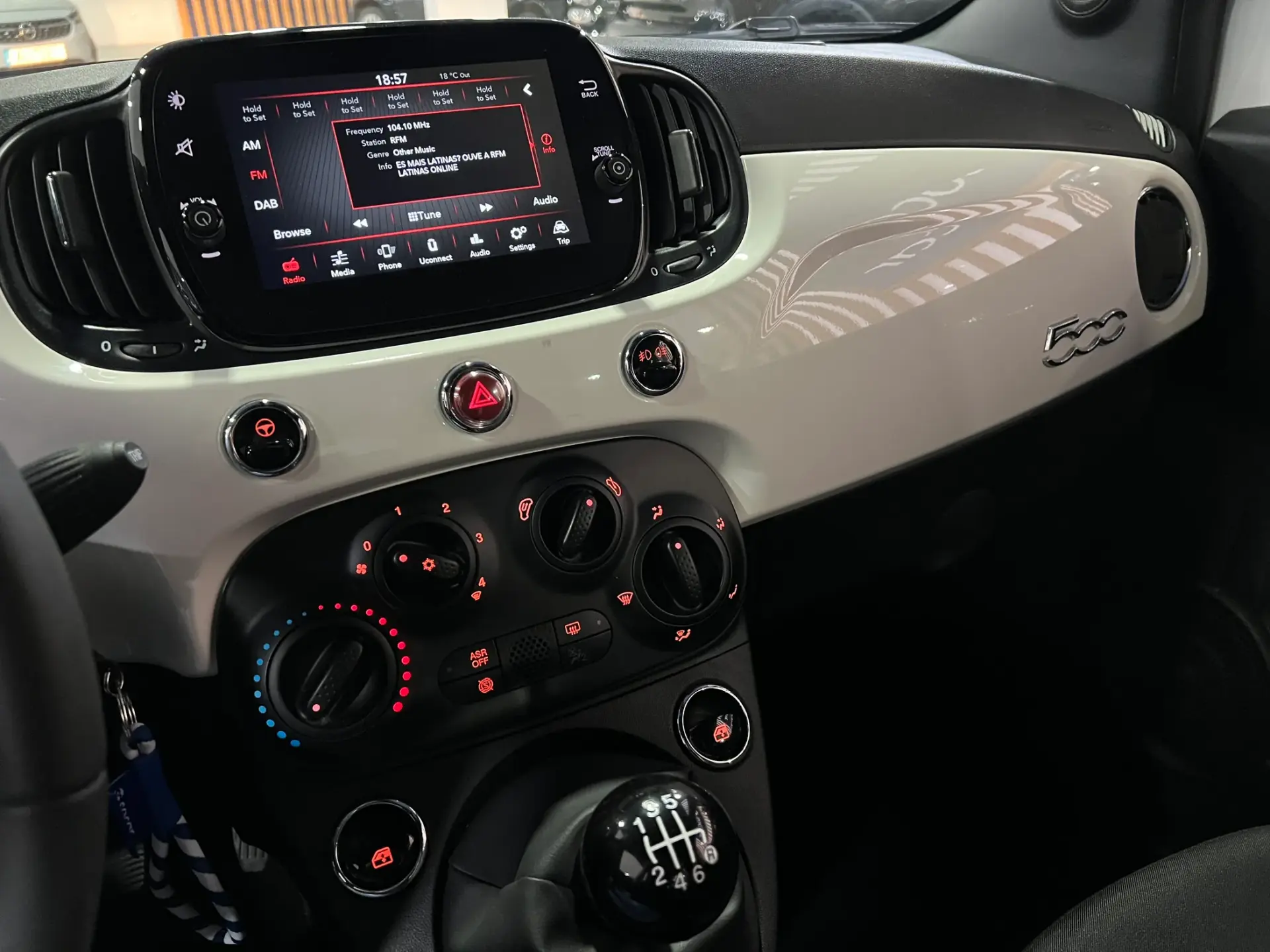 Fiat 500C 1.0 Hybrid Dolcevita 17