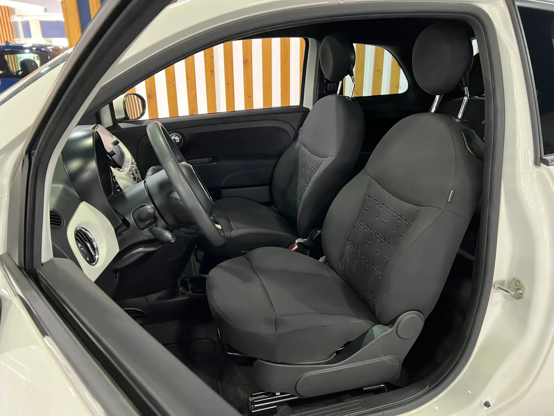 Fiat 500C 1.0 Hybrid Dolcevita 6