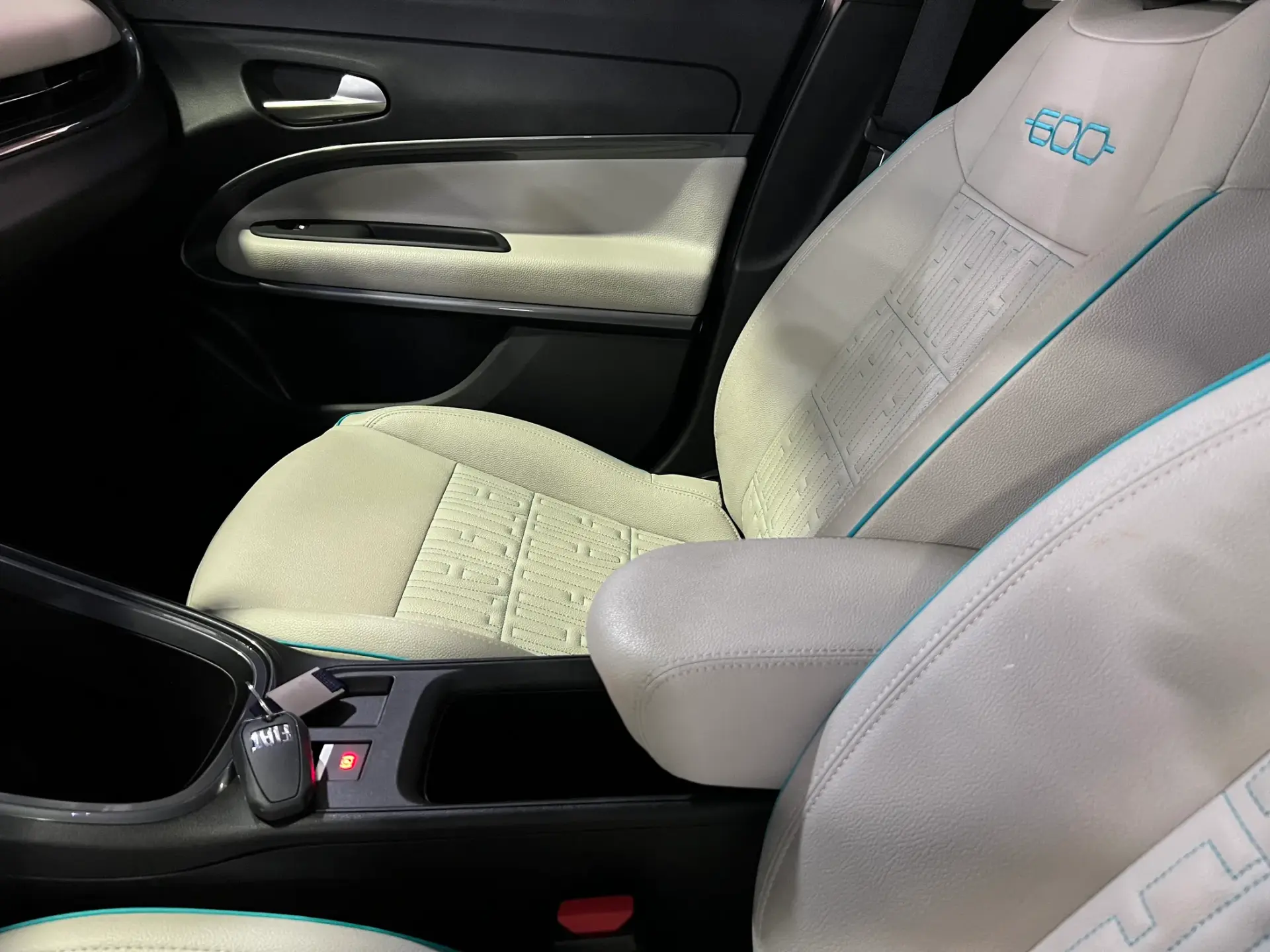 Fiat 600 1.2 Hybrid La Prima 10