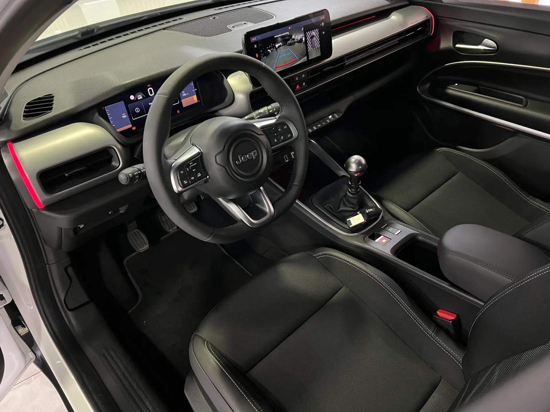 Jeep Avenger 1.2 GSE T3 Summit 22