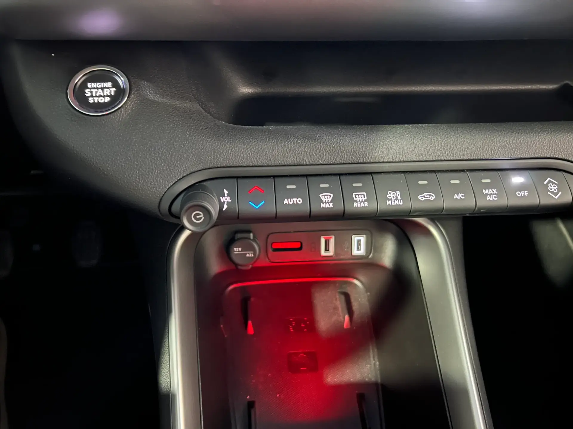 Jeep Avenger 1.2 GSE T3 Summit 28