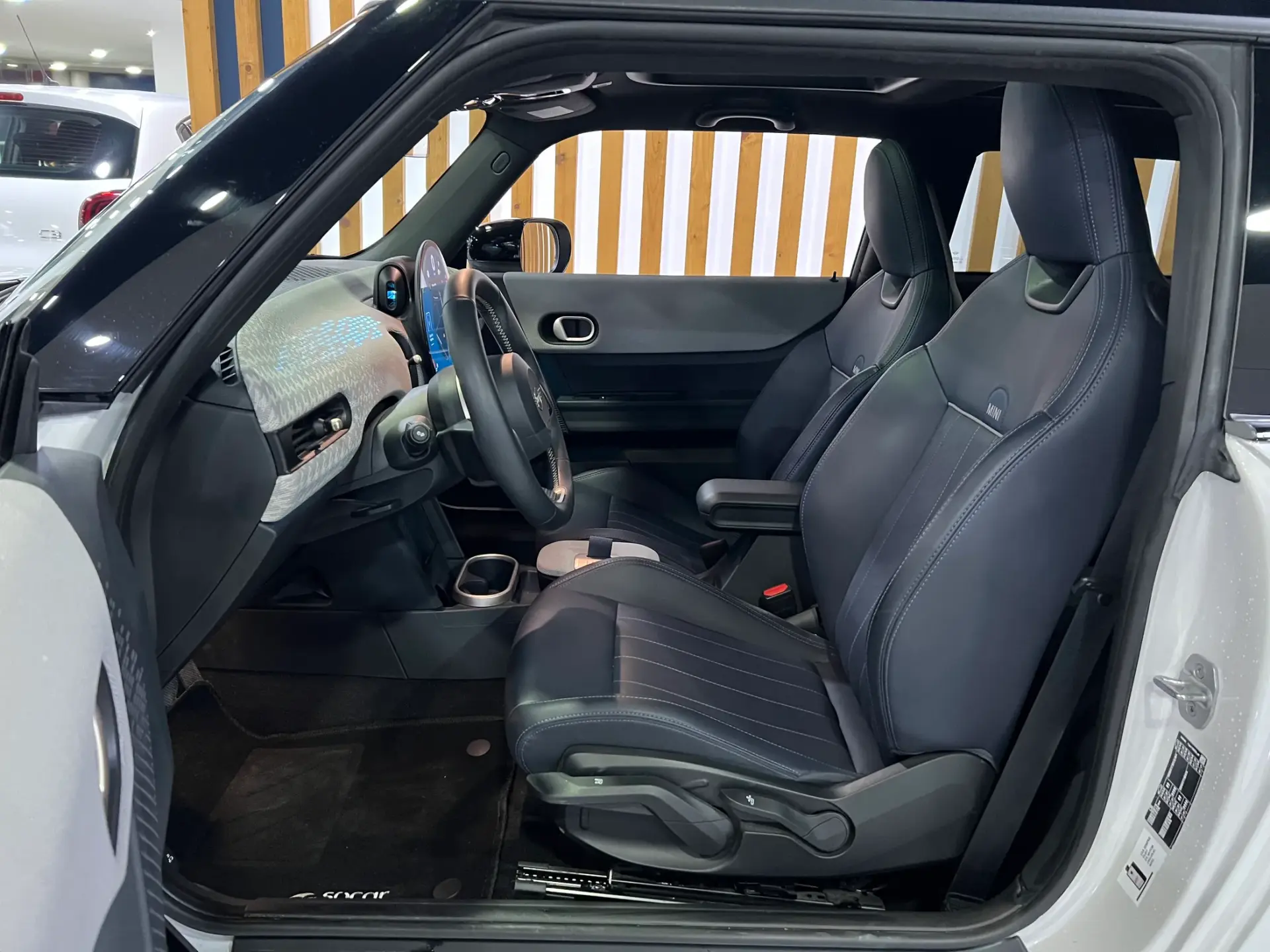 MINI 3 Portas Cooper C Favoured S 13
