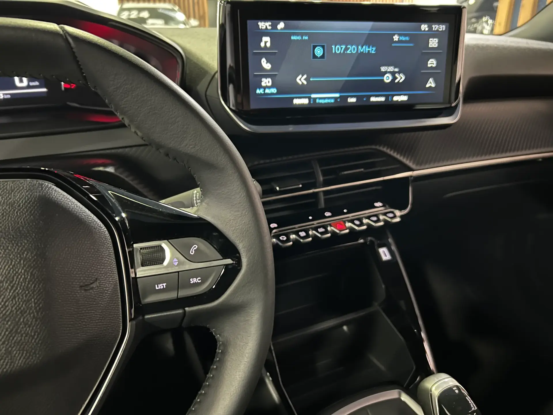 Peugeot 2008 1.2 PureTech Style 15