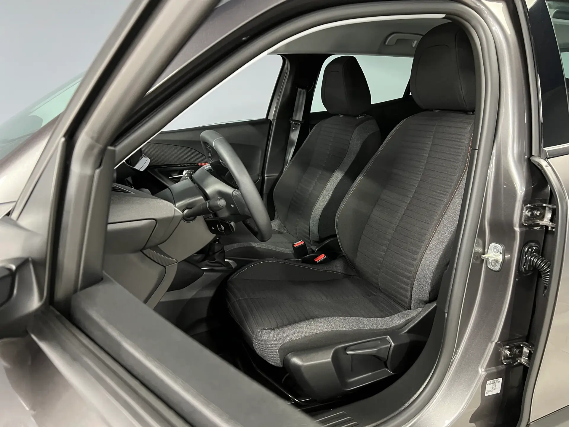 Peugeot 2008 1.2 PureTech Active Pack 5