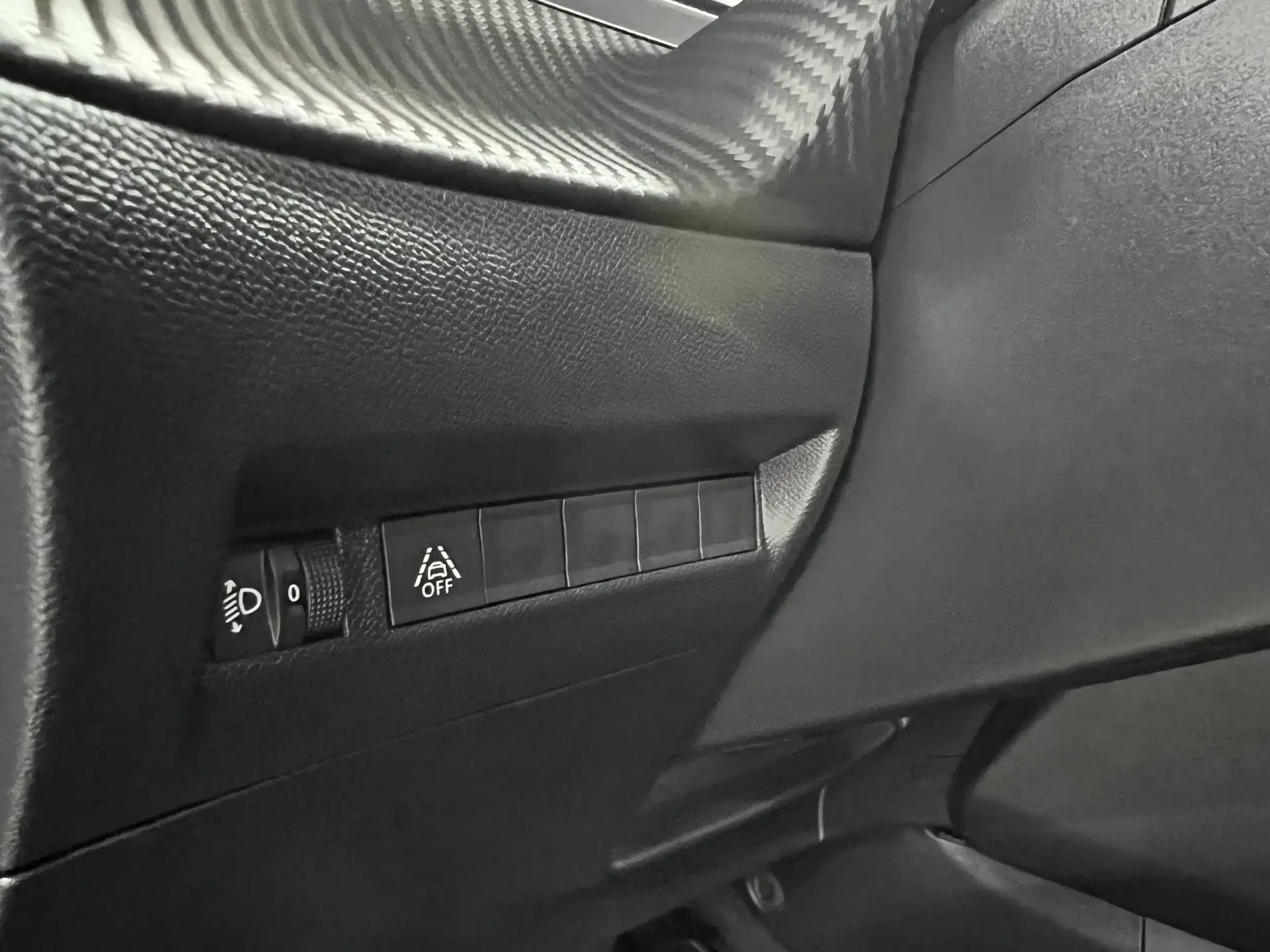 Peugeot 2008 1.2 PureTech Active Pack 16