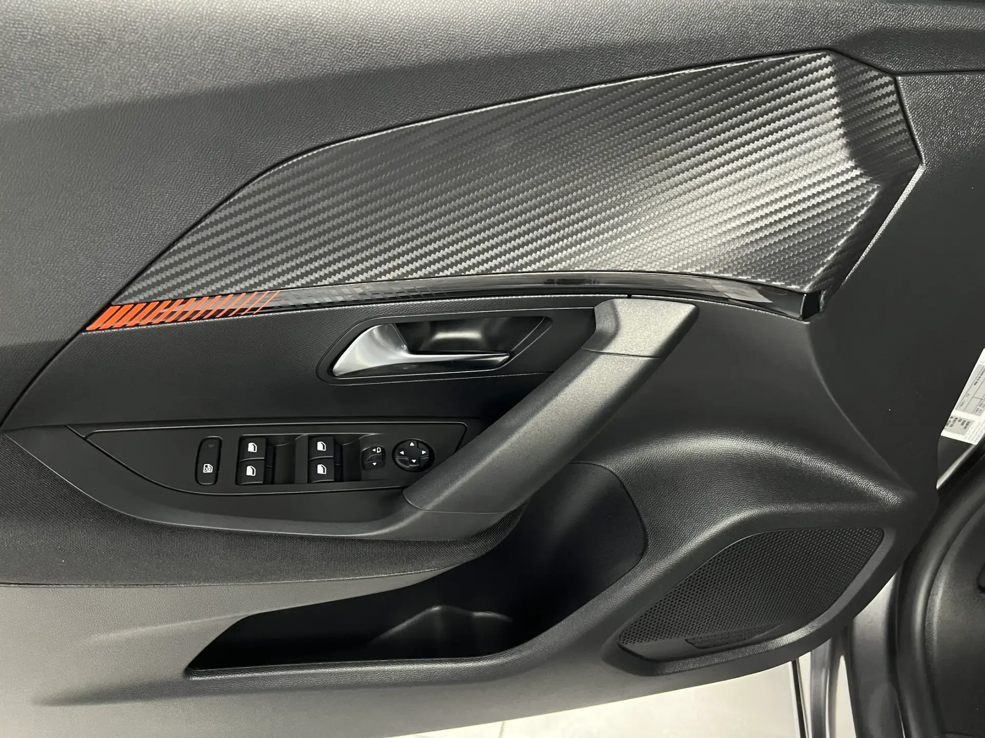 Peugeot 2008 1.2 PureTech Active Pack 17