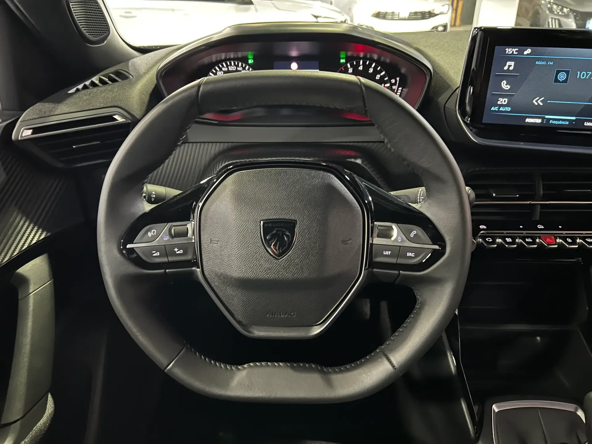 Peugeot 2008 1.2 PureTech Style 14