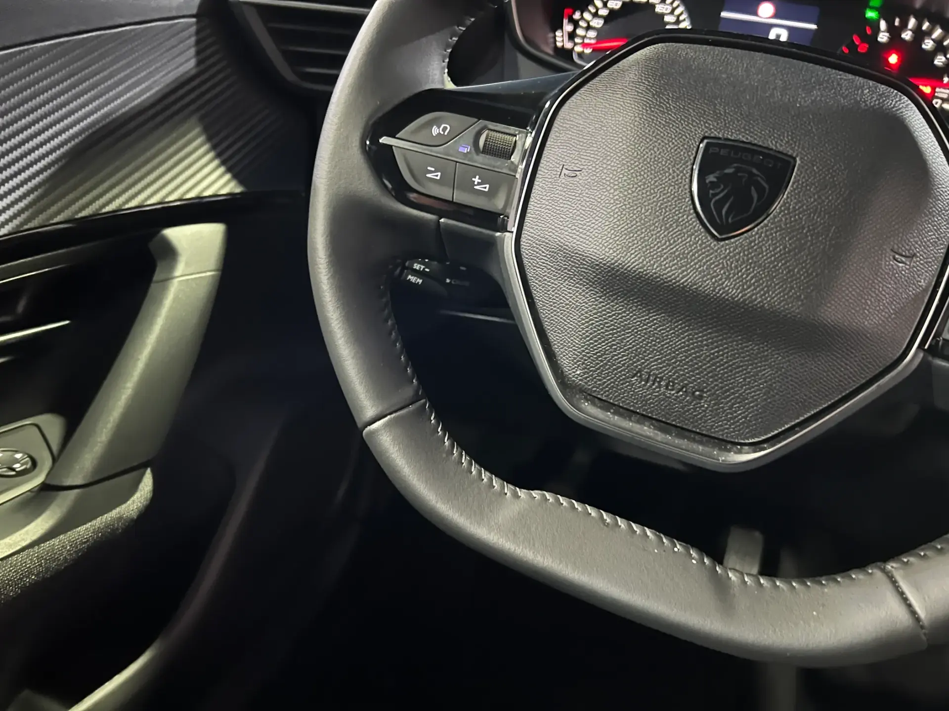 Peugeot 2008 1.2 PureTech Style 17