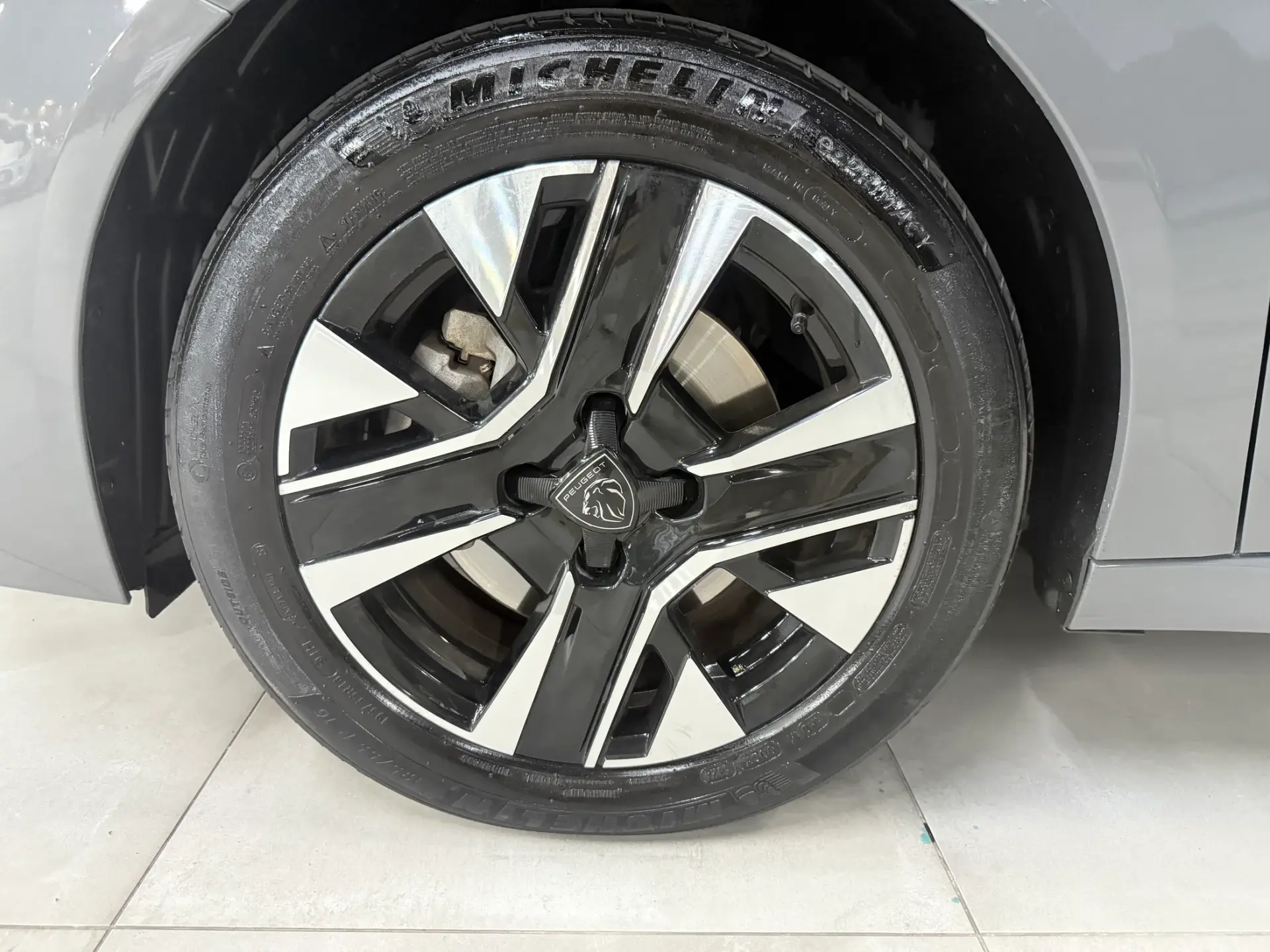 Peugeot 208 1.2 Hybrid Allure e-DCS6 13