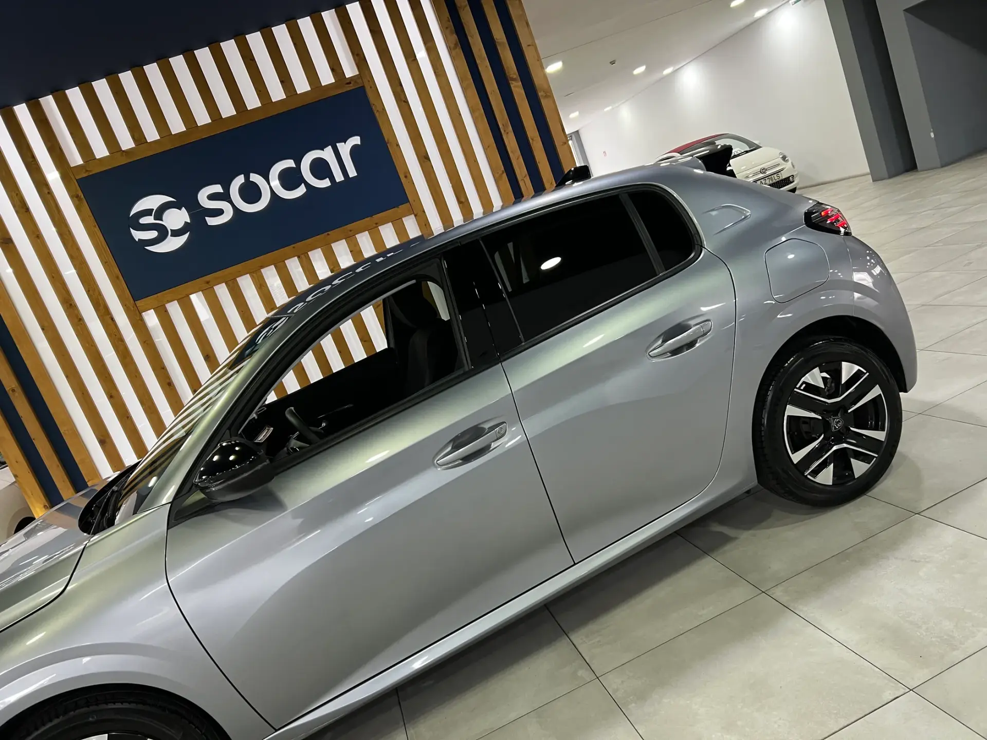 Peugeot 208 1.2 Hybrid Allure e-DCS6 4