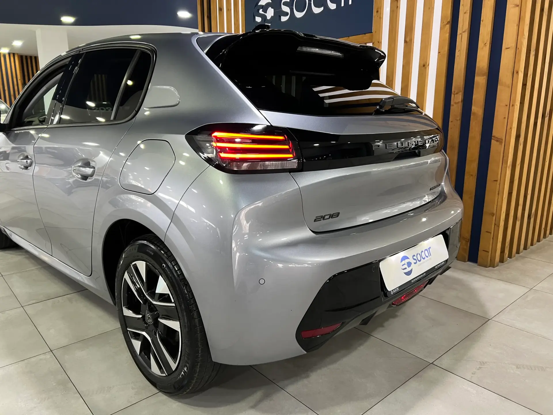 Peugeot 208 1.2 Hybrid Allure e-DCS6 6