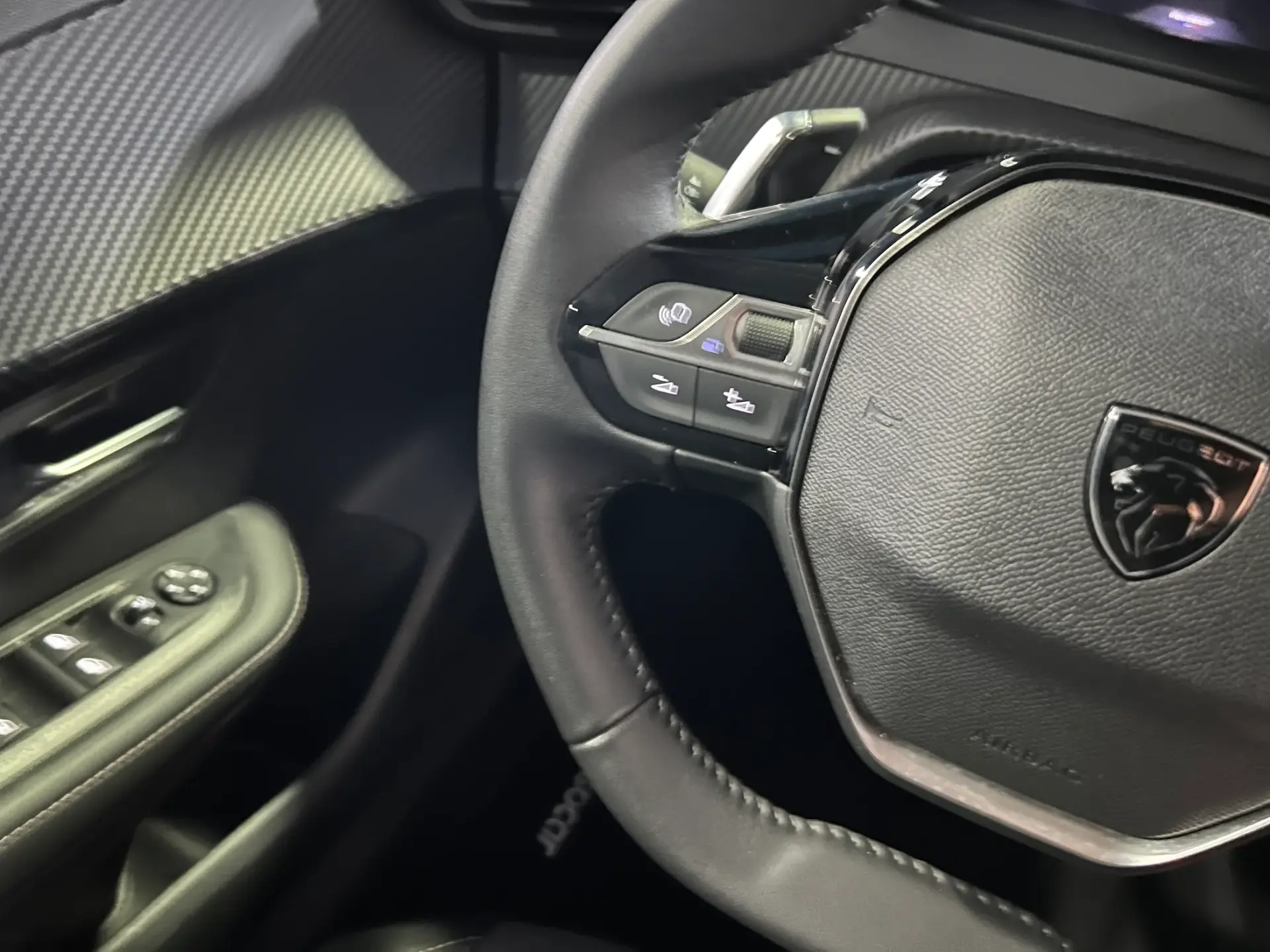 Peugeot 208 1.2 Hybrid Allure e-DCS6 15