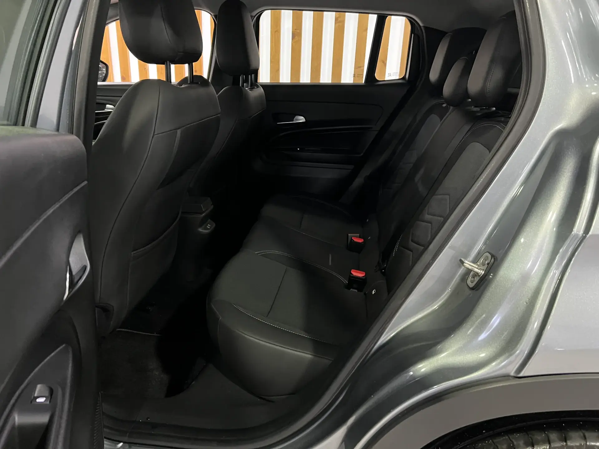 Jeep Avenger 1.2 GSE T3 Altitude 12