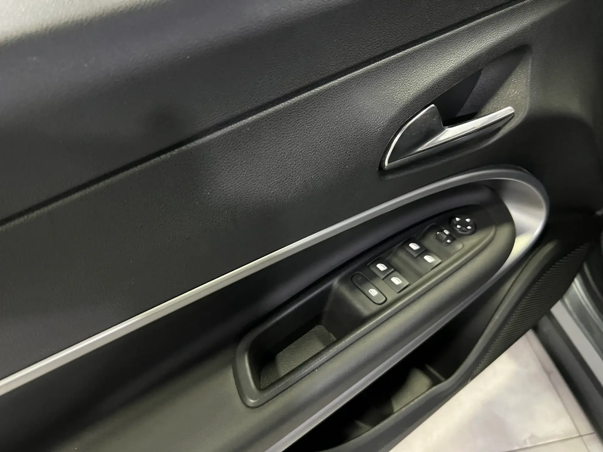 Jeep Avenger 1.2 GSE T3 Altitude 25