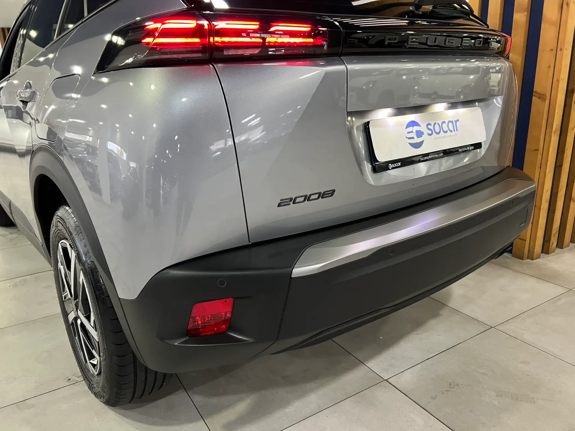 Peugeot 2008 1.2 PureTech Style 6