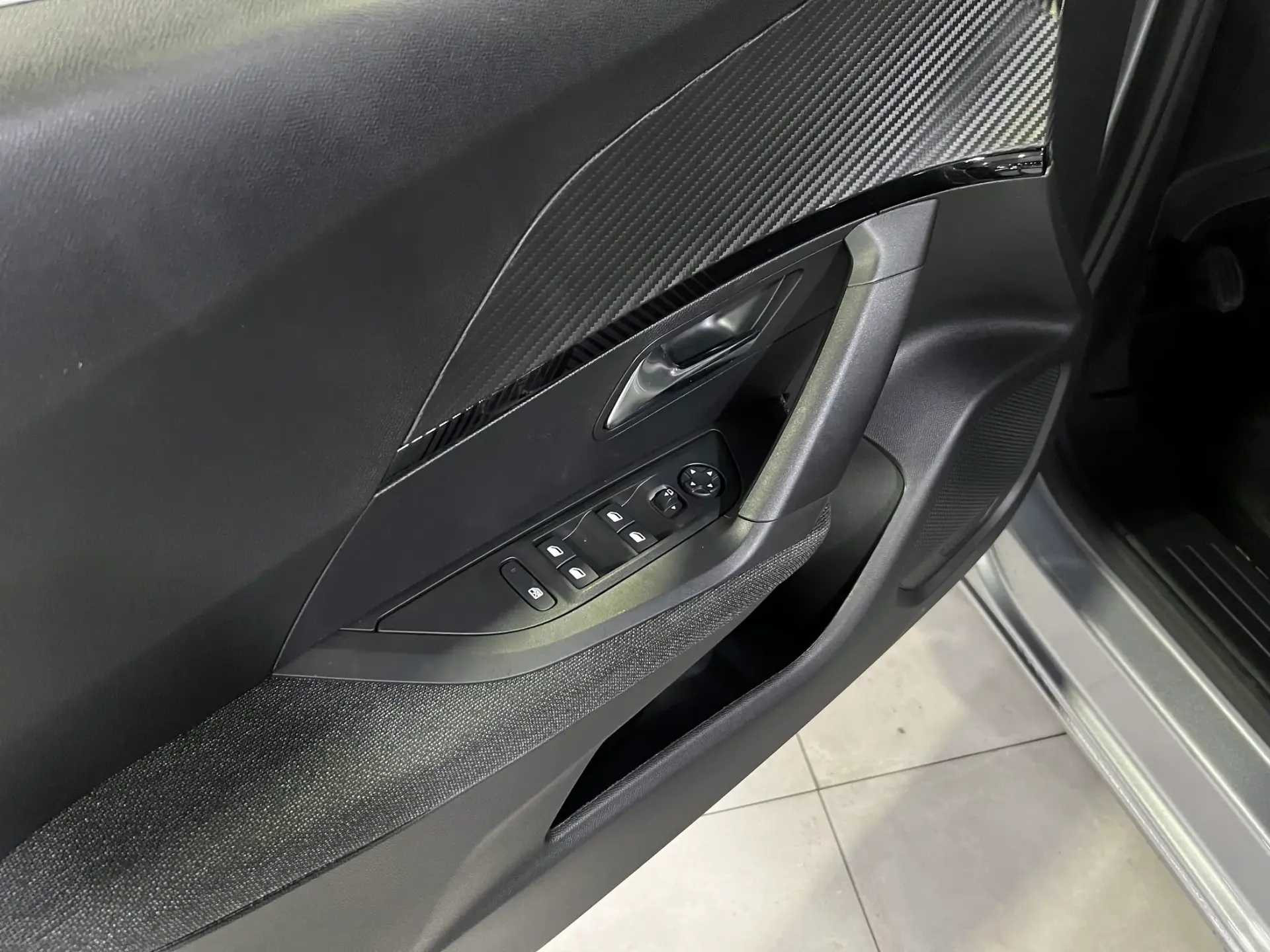 Peugeot 2008 1.2 PureTech Style 21