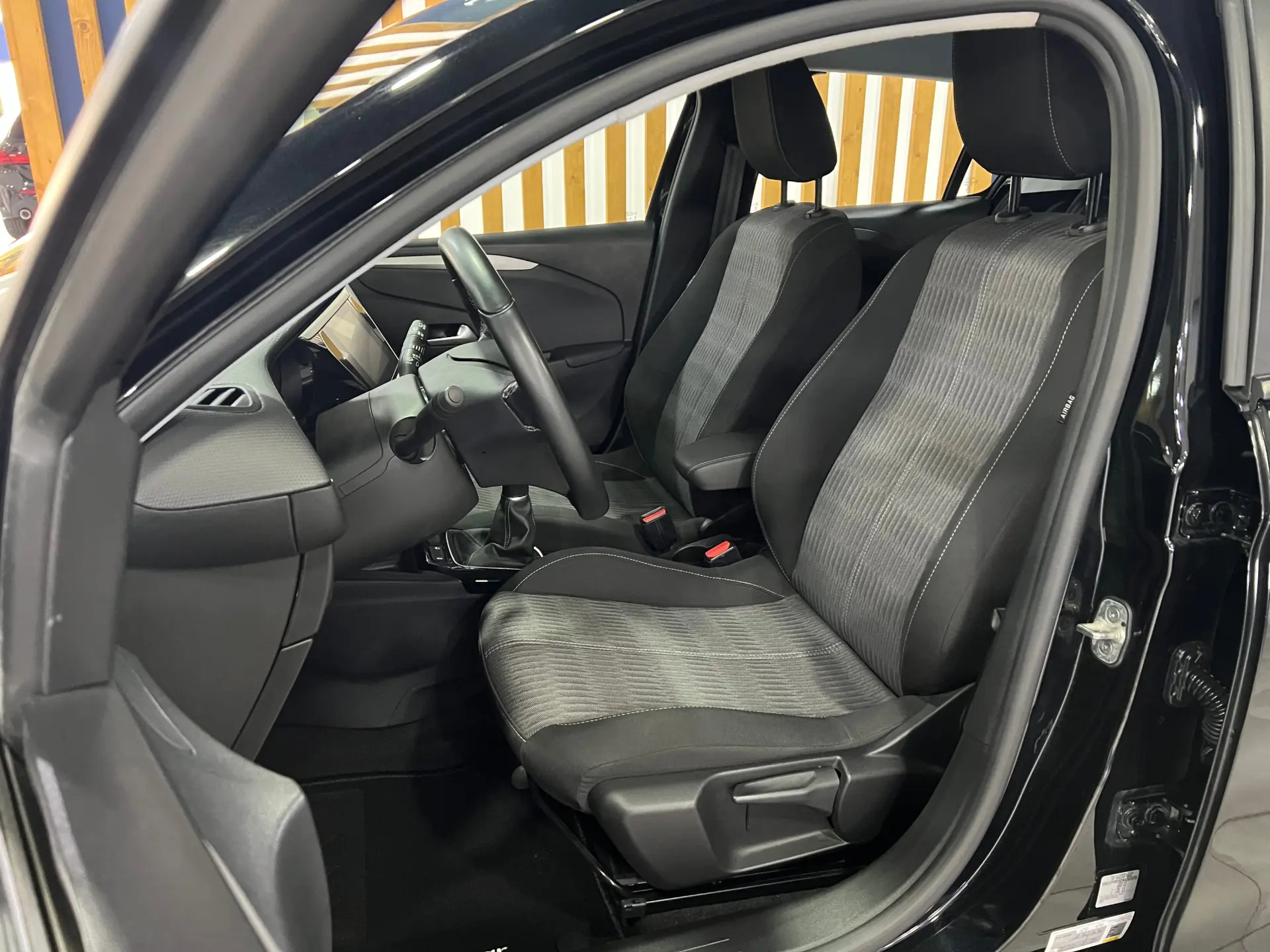 Opel Corsa 1.2 Business Edition 14
