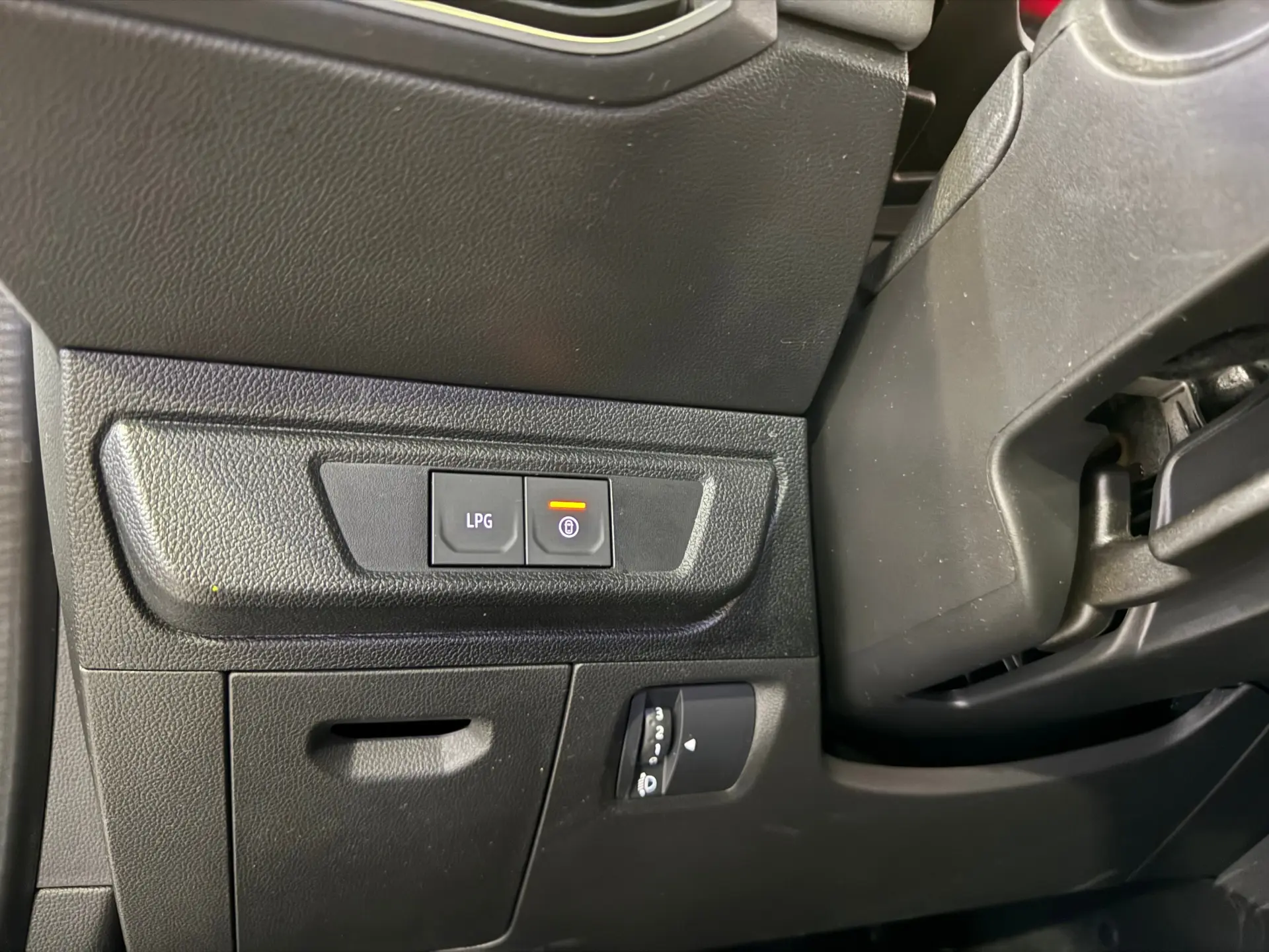 Dacia Jogger 1.0 ECO-G Extreme+ Up&Go 7L Bi-Fuel 32