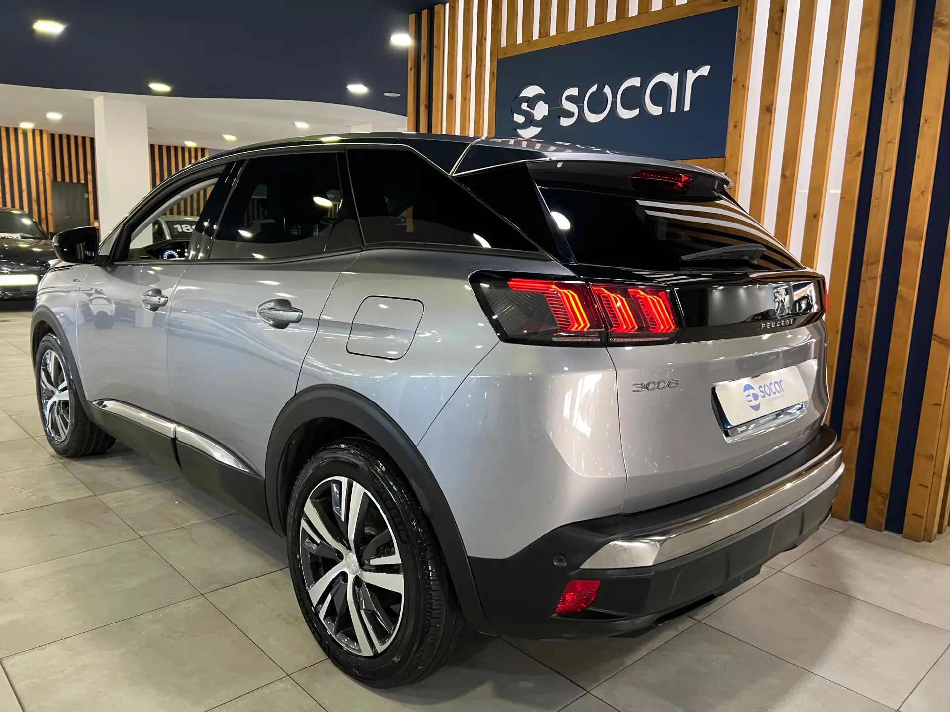 Peugeot 3008 1.6 Hybrid GT e-EAT8 6
