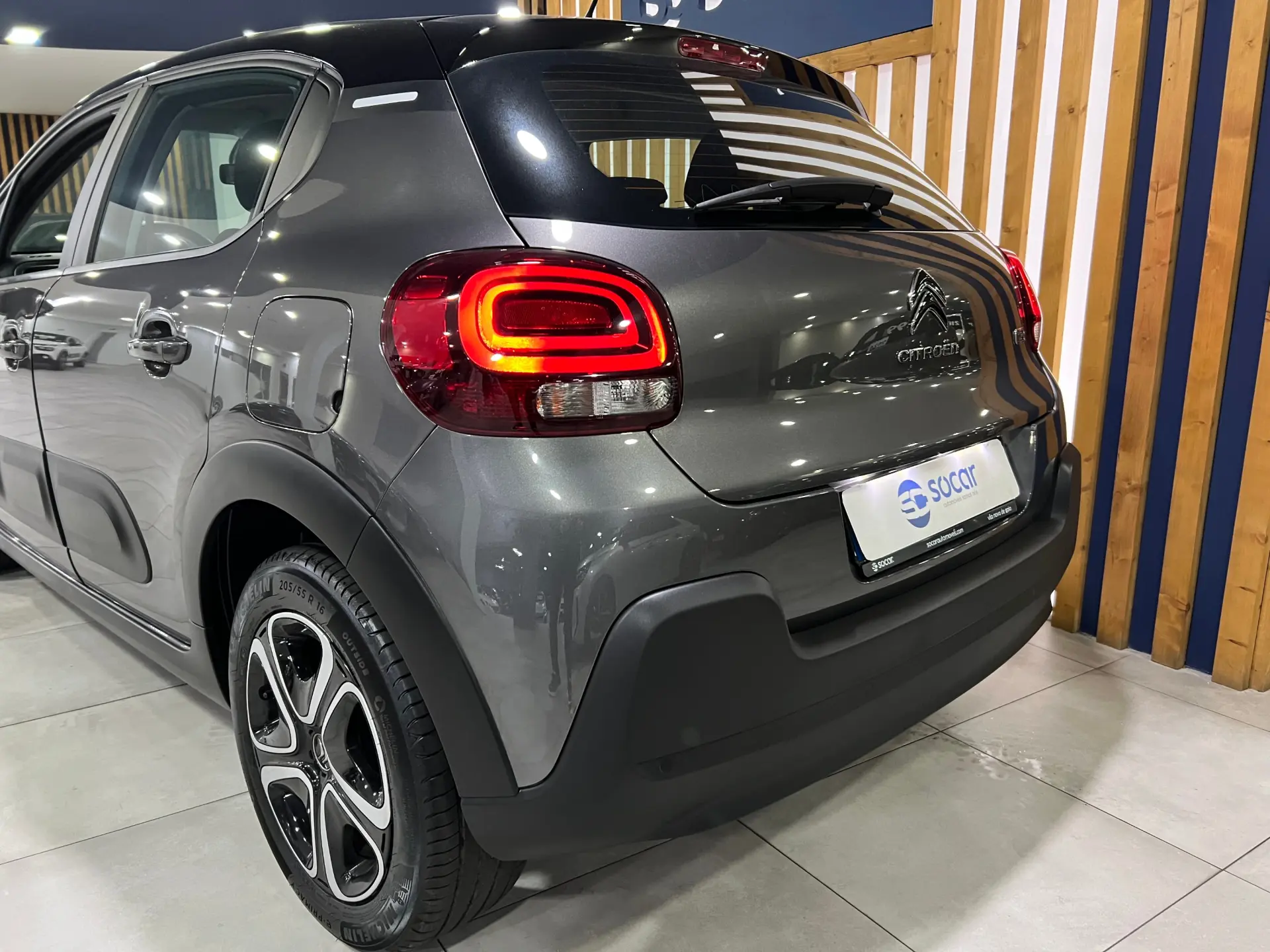 Citroen C3 1.2 PureTech C-Series 6