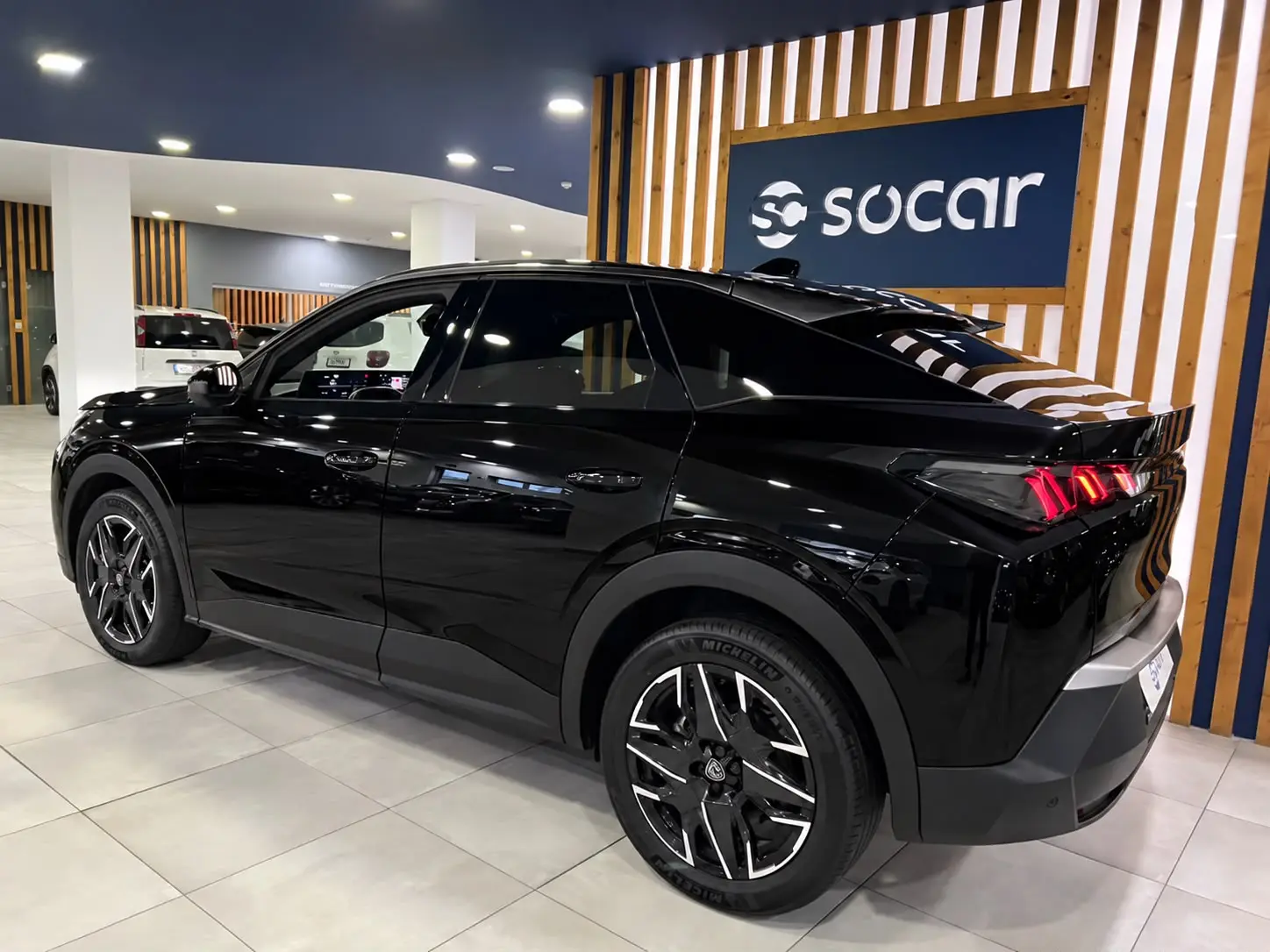 Peugeot 3008 1.2 Hybrid Allure e-DCS6 4