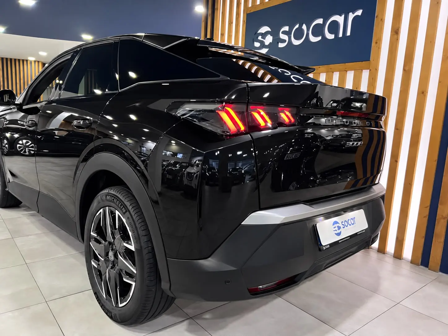 Peugeot 3008 1.2 Hybrid Allure e-DCS6 8
