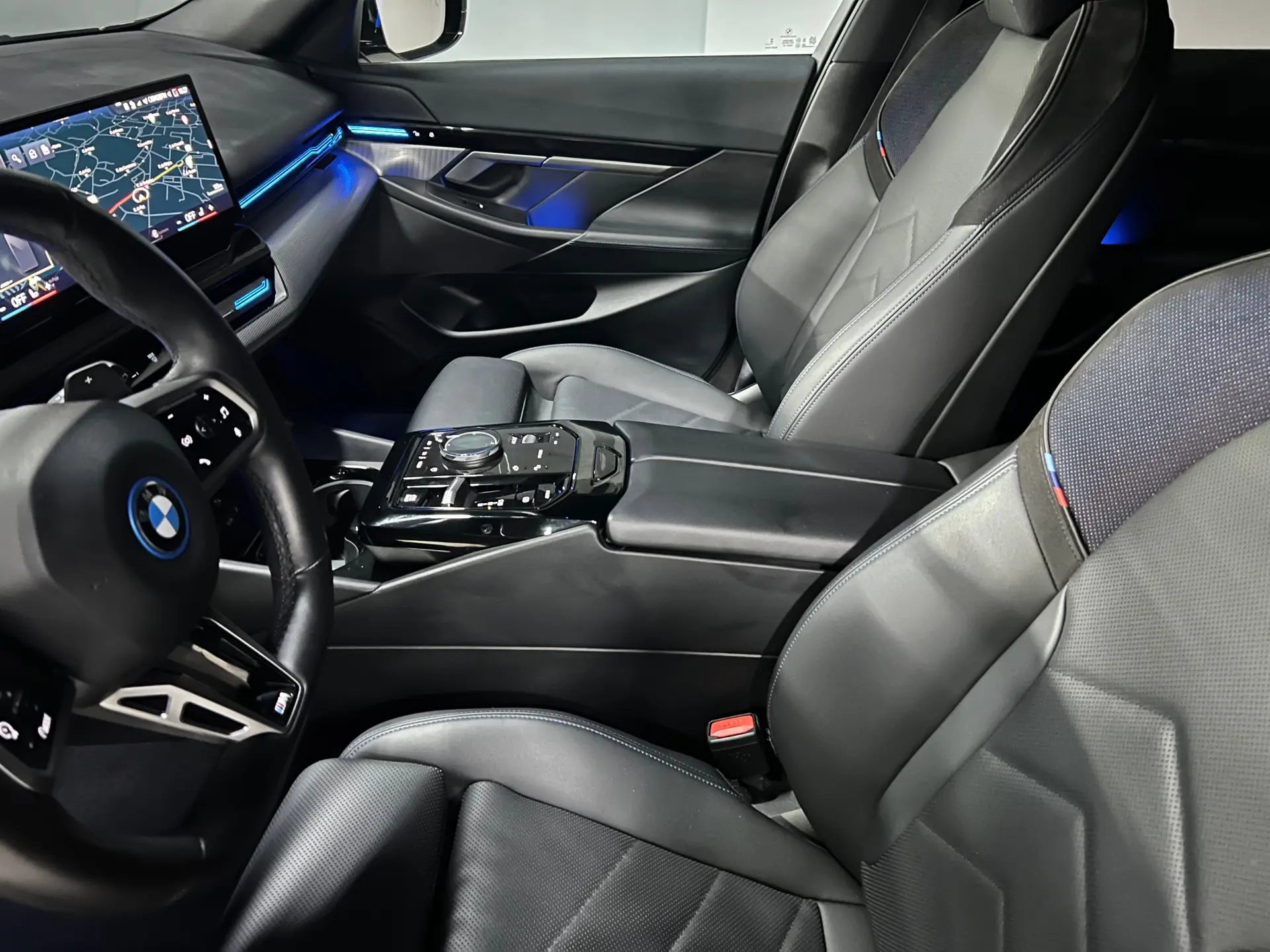 BMW 530 e Pack Desportivo M 16