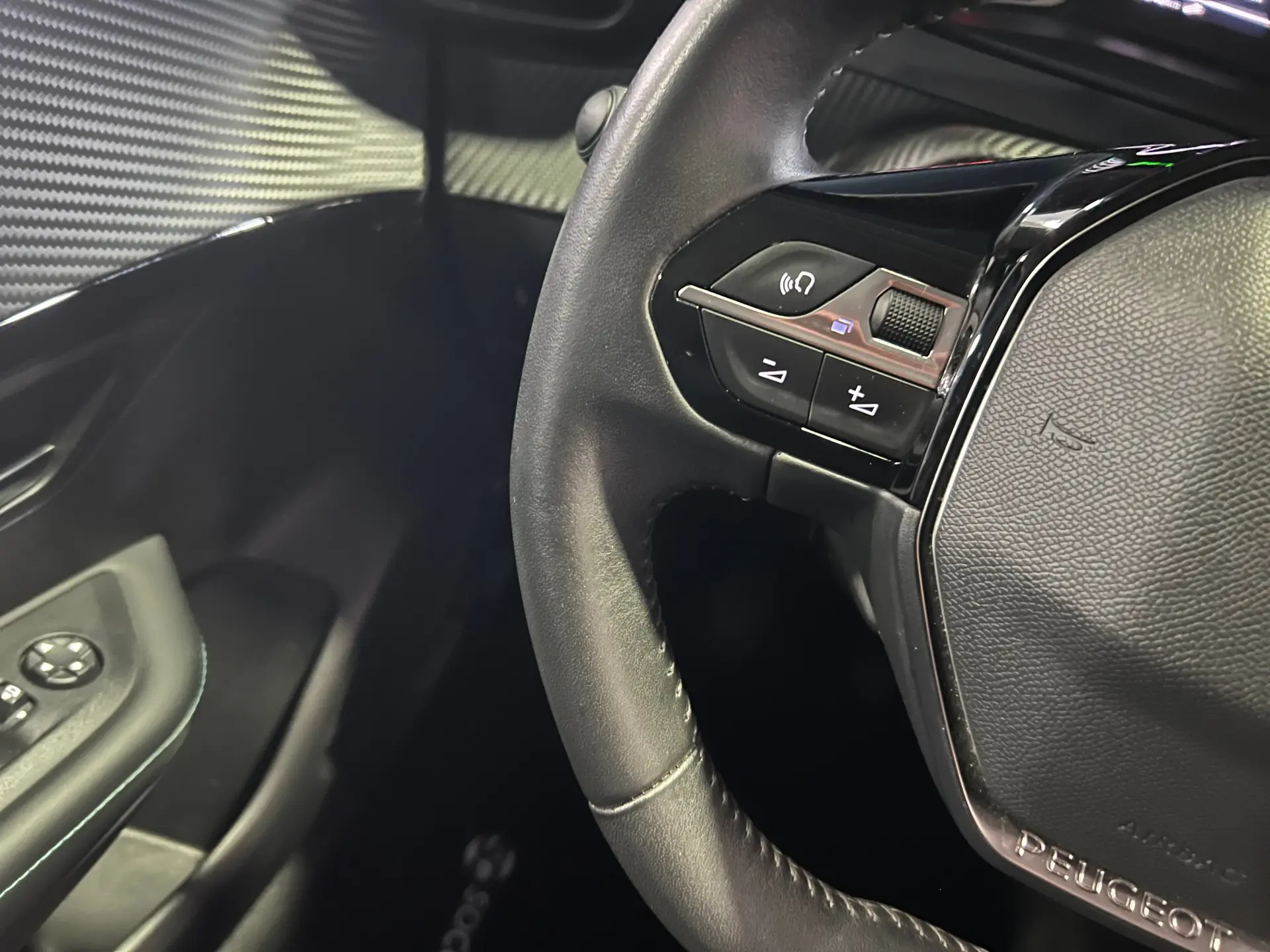 Peugeot 208 1.5 BlueHDi Allure Pack 15