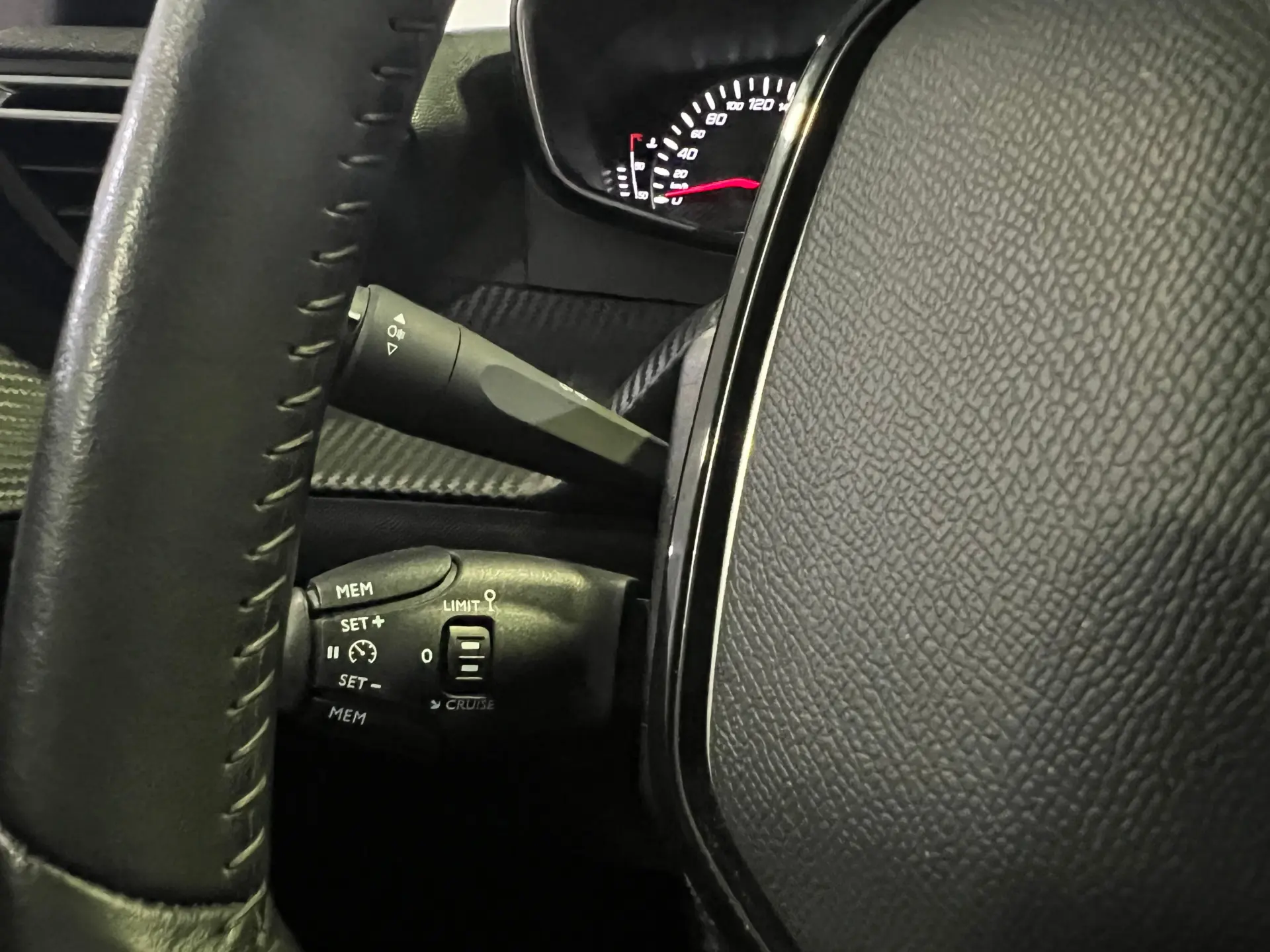 Peugeot 208 1.2 PureTech Active Pack 17
