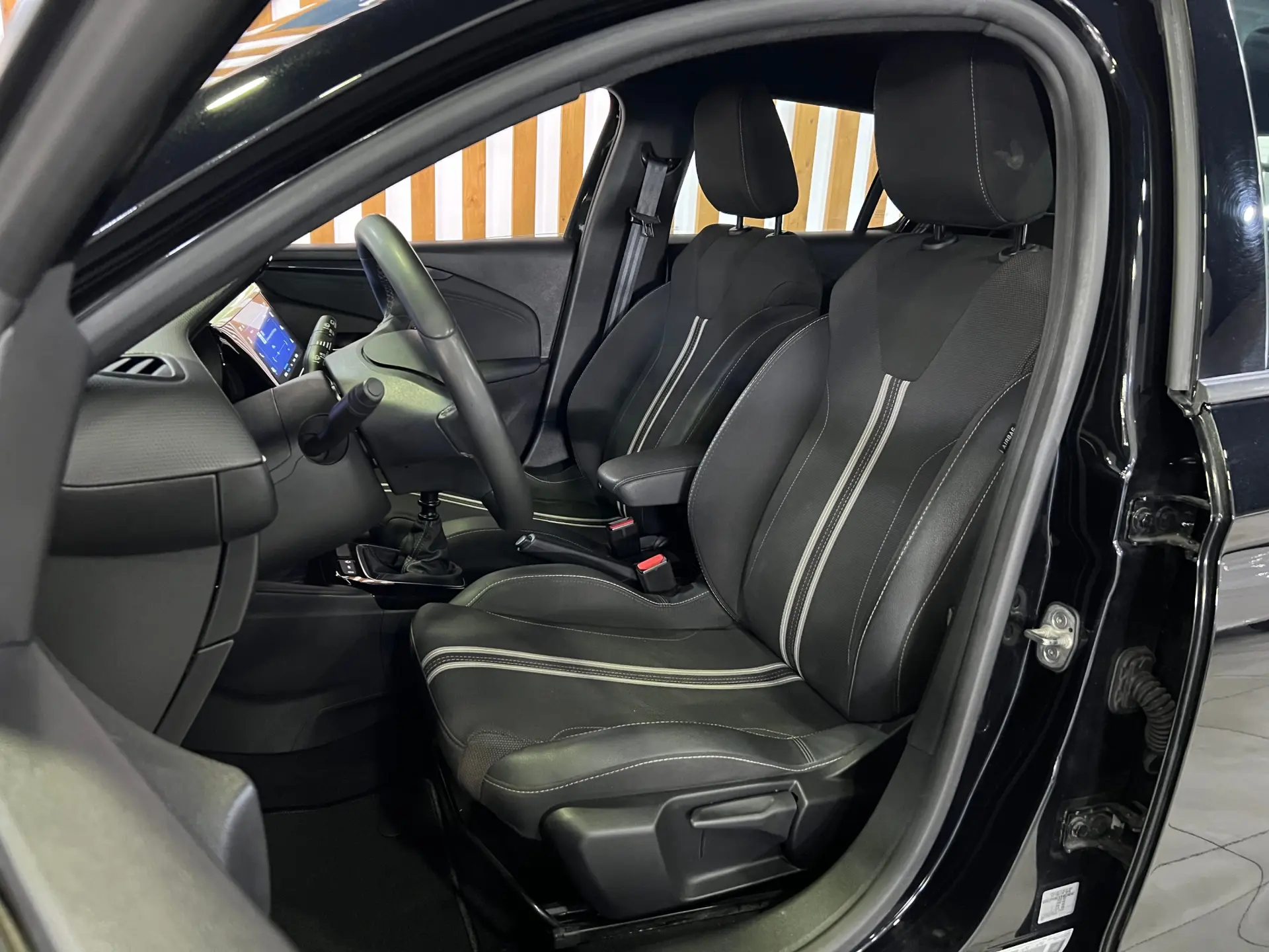 Opel Corsa 1.2 T GS 12