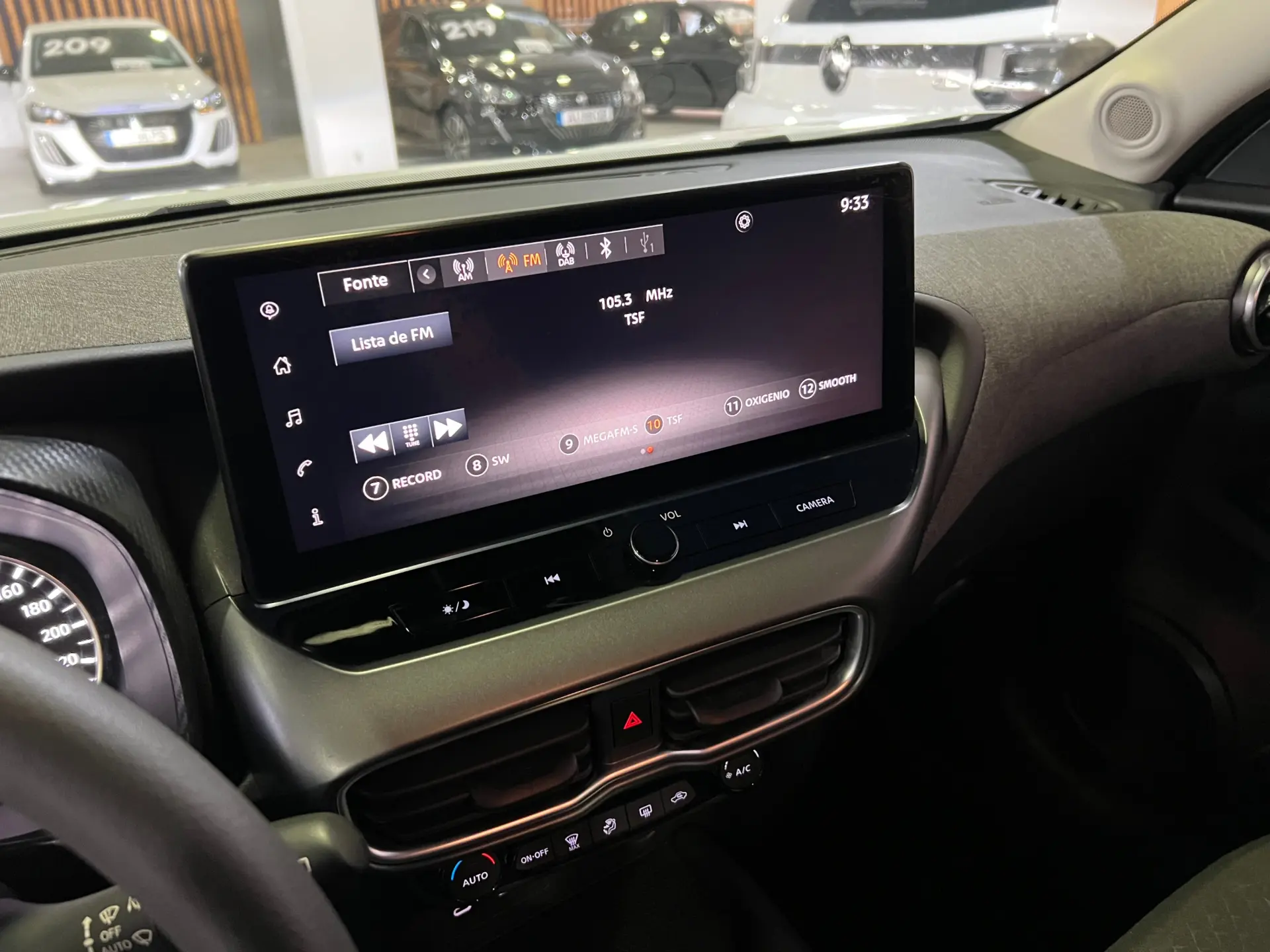 Nissan Juke 1.0 DIG-T N-Connecta NAV. DCT 19