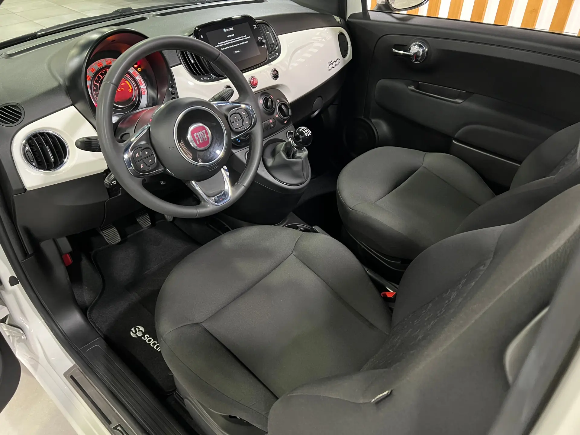 Fiat 500C 1.0 Hybrid 17
