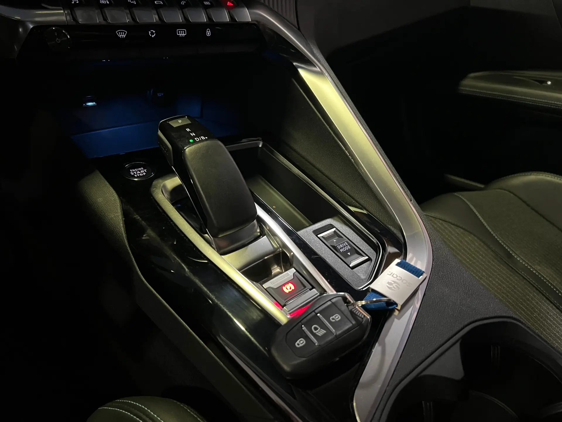 Peugeot 3008 1.6 Hybrid GT e-EAT8 26