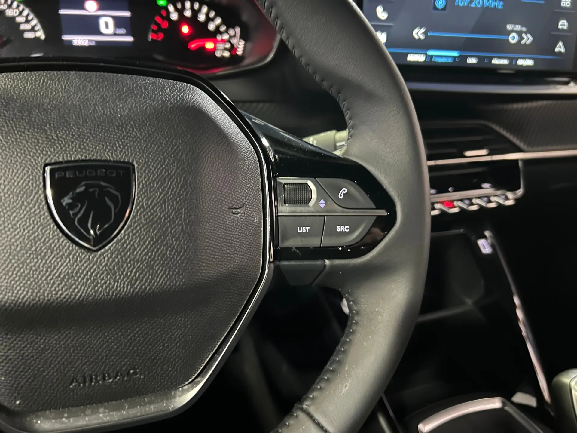 Peugeot 2008 1.2 PureTech Style 14