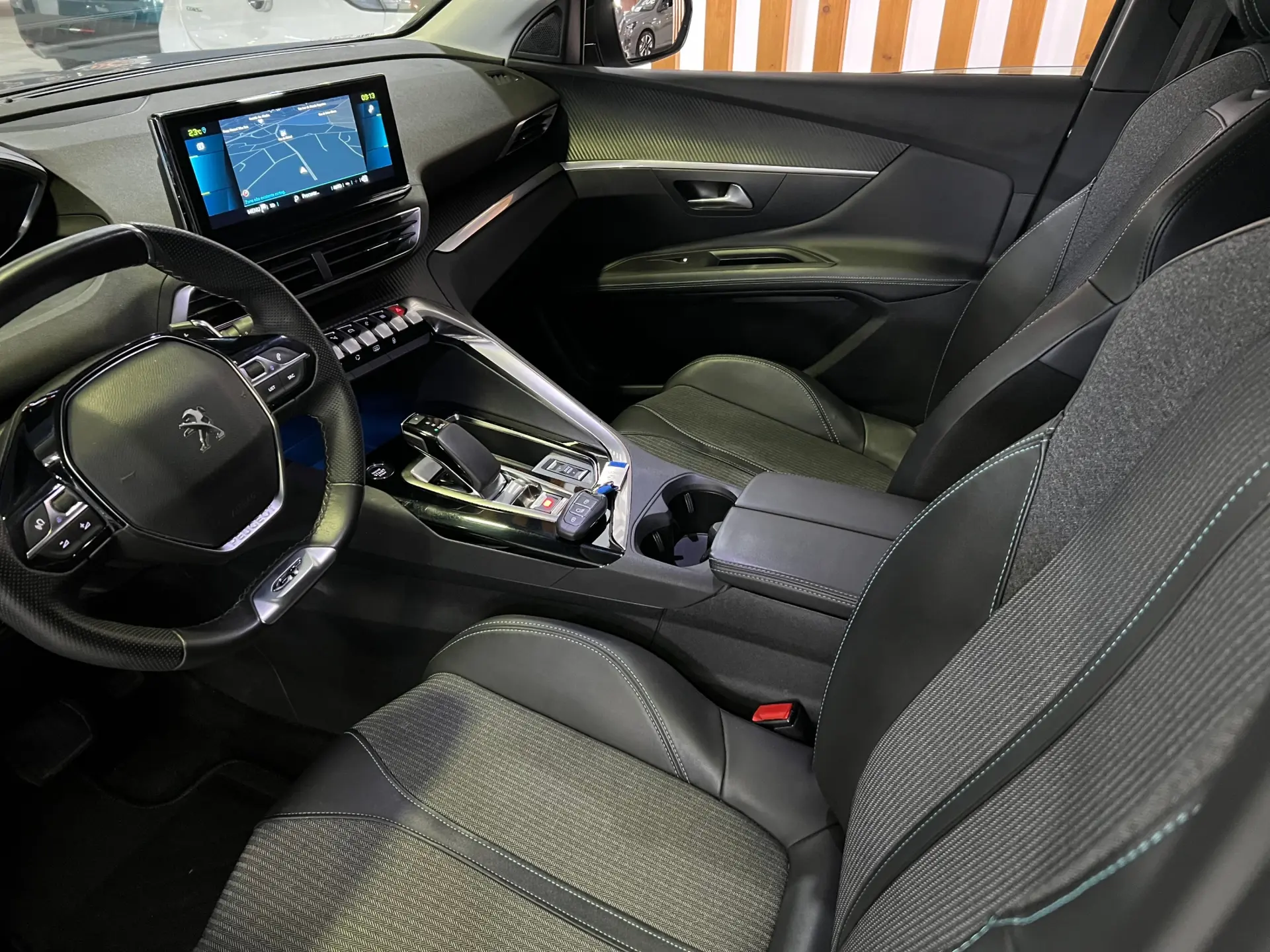Peugeot 3008 1.6 Hybrid GT e-EAT8 21