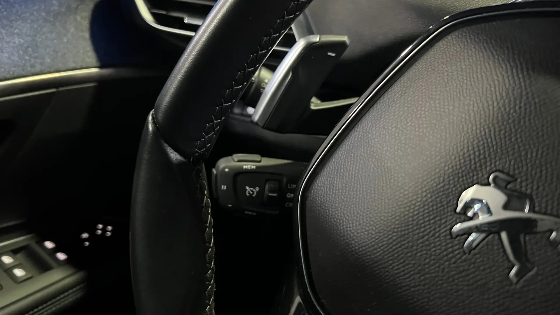 Peugeot 3008 1.6 Hybrid Allure Pack e-EAT8 18