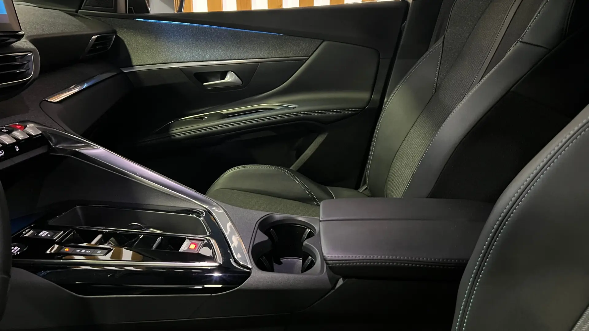 Peugeot 3008 1.6 Hybrid Allure Pack e-EAT8 13